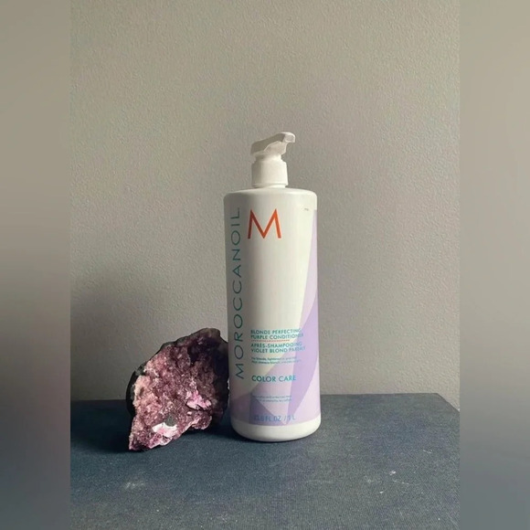 Morocanoil Blond Perfecting Shampoo 1L and Conditioner 1L set - Picture 3 of 5